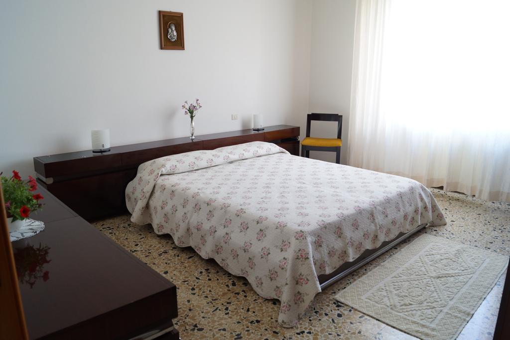 Il Melograno Bed and Breakfast Oristano Værelse billede